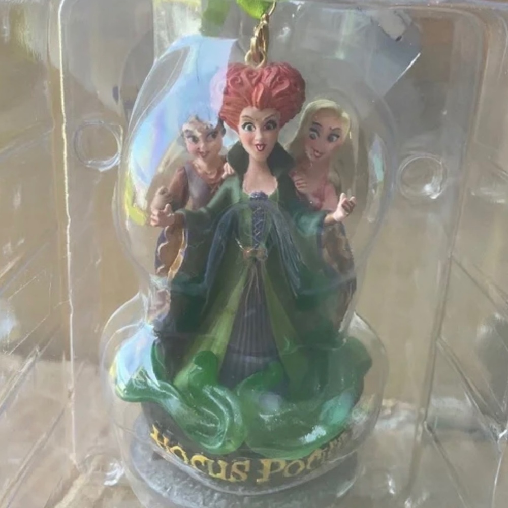 Disney Hocus Pocus Sisters Ornament . Makes sounds NWT sale